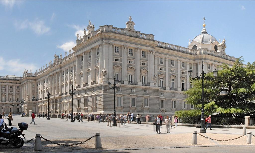 Apartamentos Madrid Centro B Exterior photo